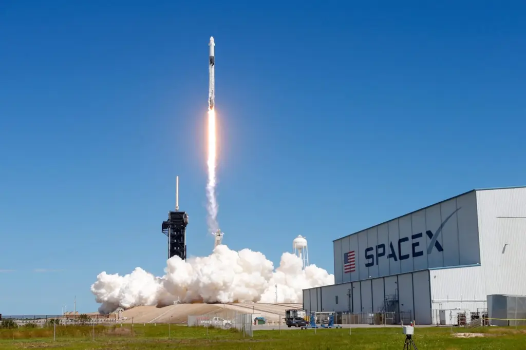 SpaceX vs NASA: What’s the Difference?